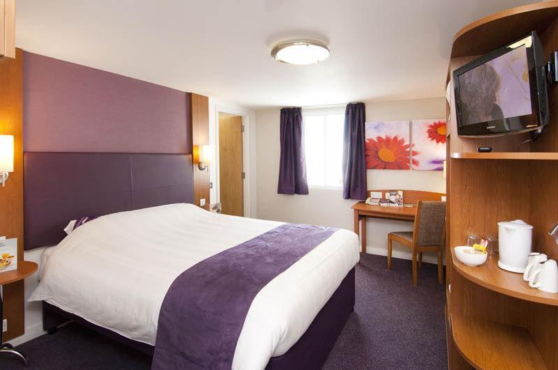 Premier Inn Falkirk - Larbert Экстерьер фото